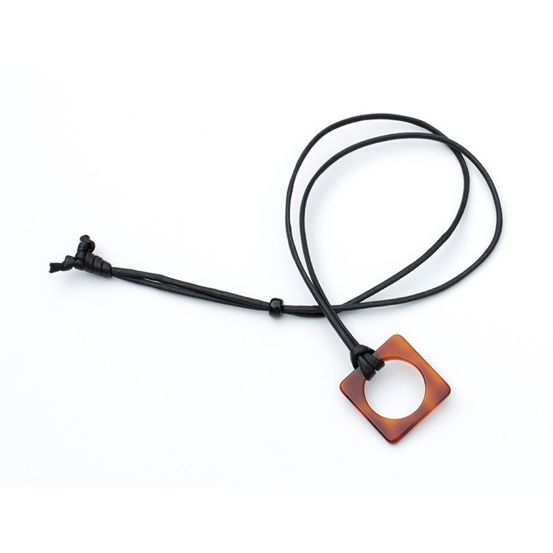 Pendentif acétate plat carré Écaille