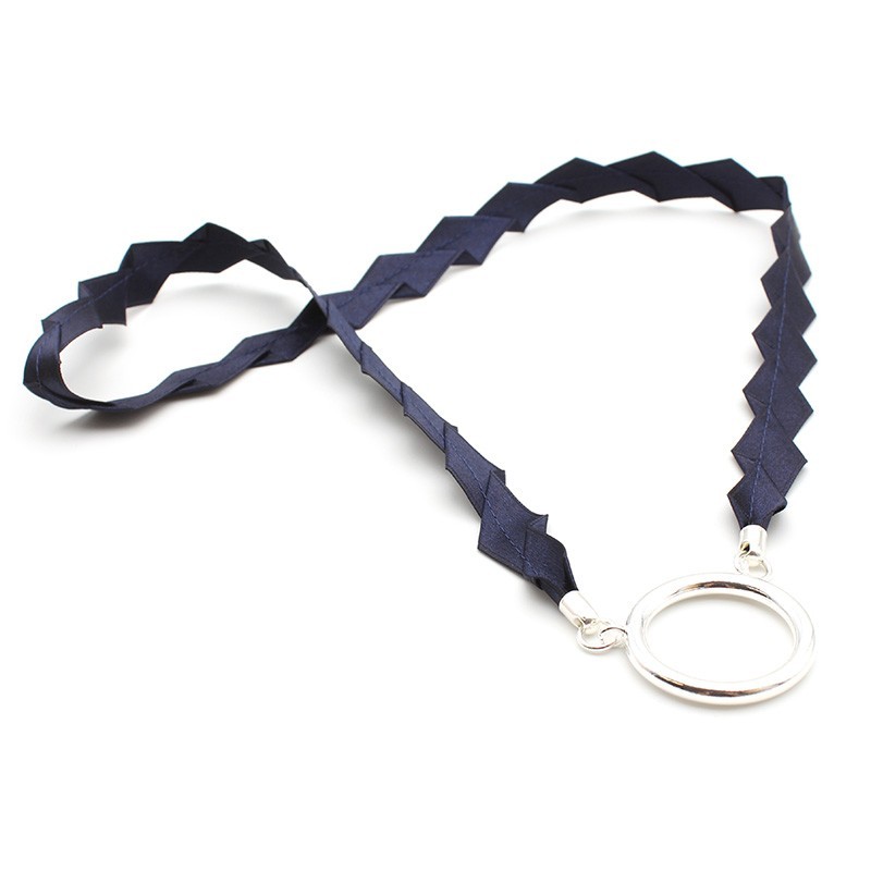 Pendentif en Satin avec anneau plaqué argent Bleu marine