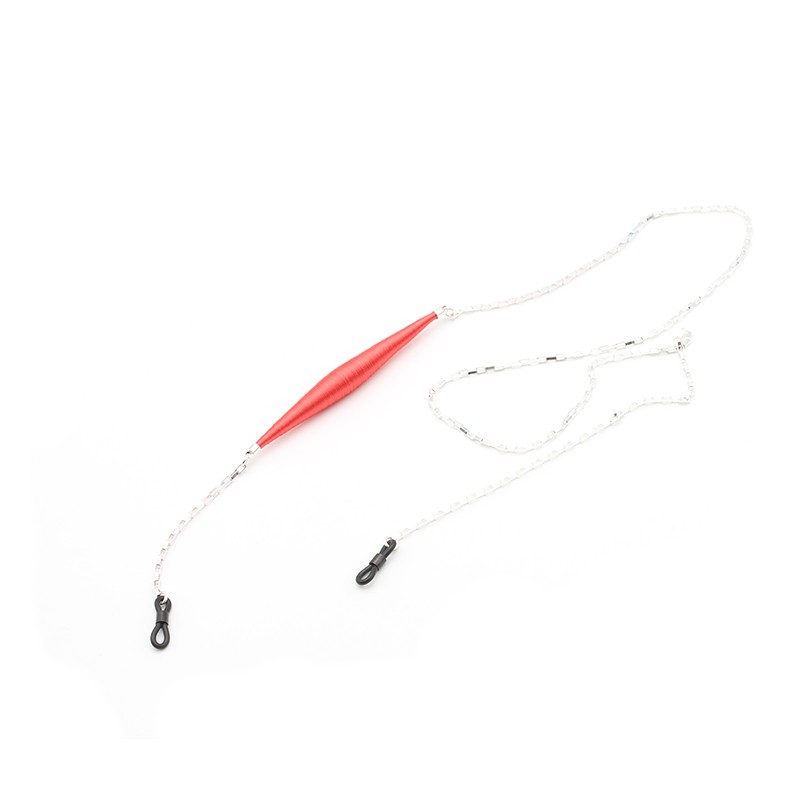 Red Trimmings and venitian metal chain